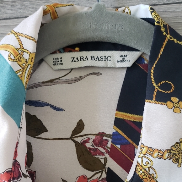 Vintage Chain and Floral Design Blouse Size Medium - Picture 2 of 2